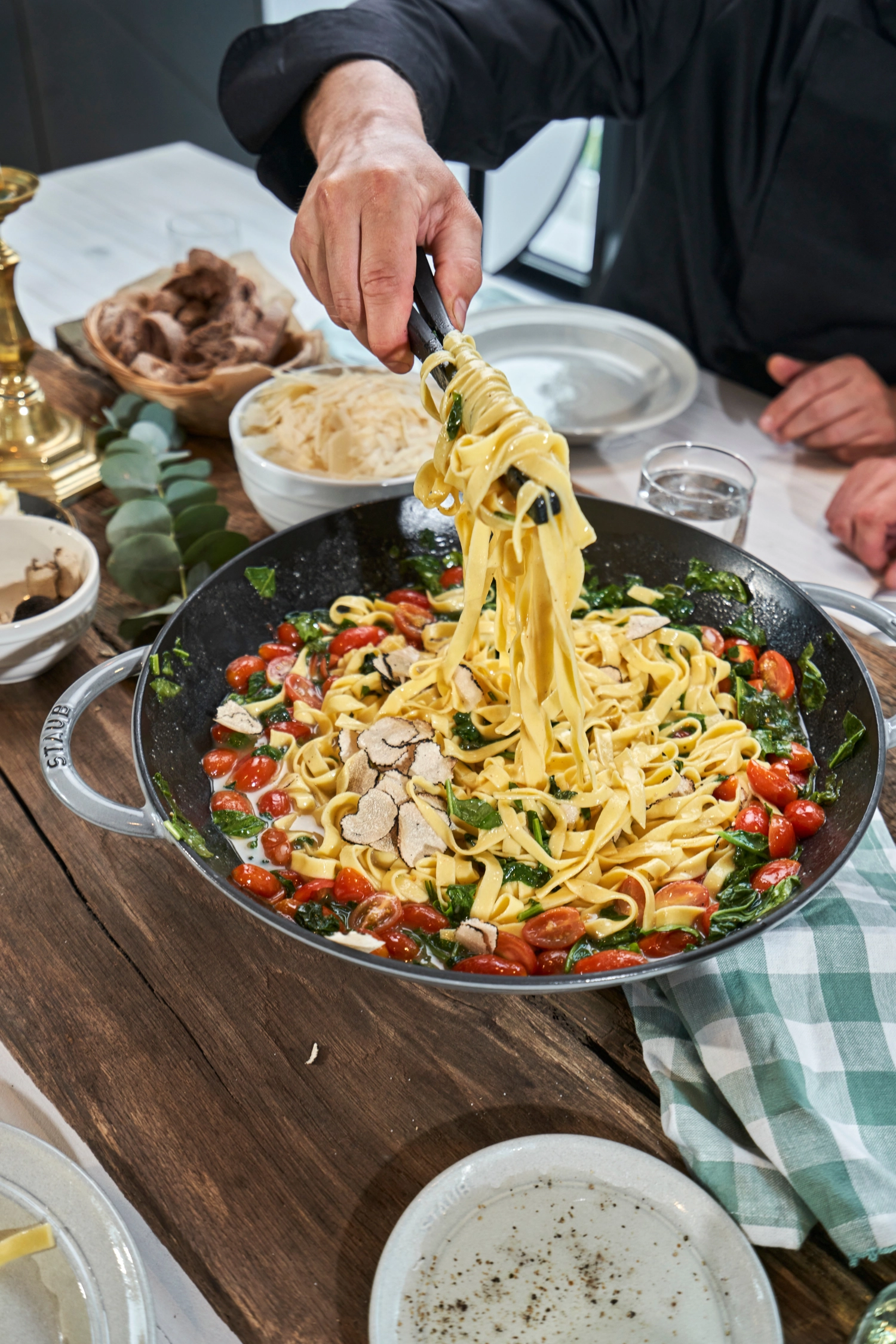 Wok mit Glasdeckel