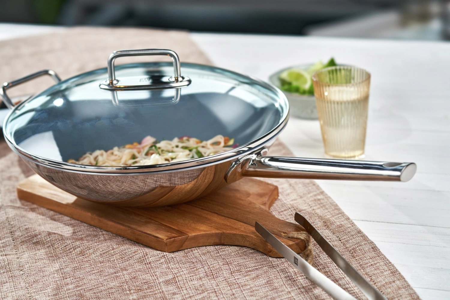 Zwilling plus wok revêtu 32cm