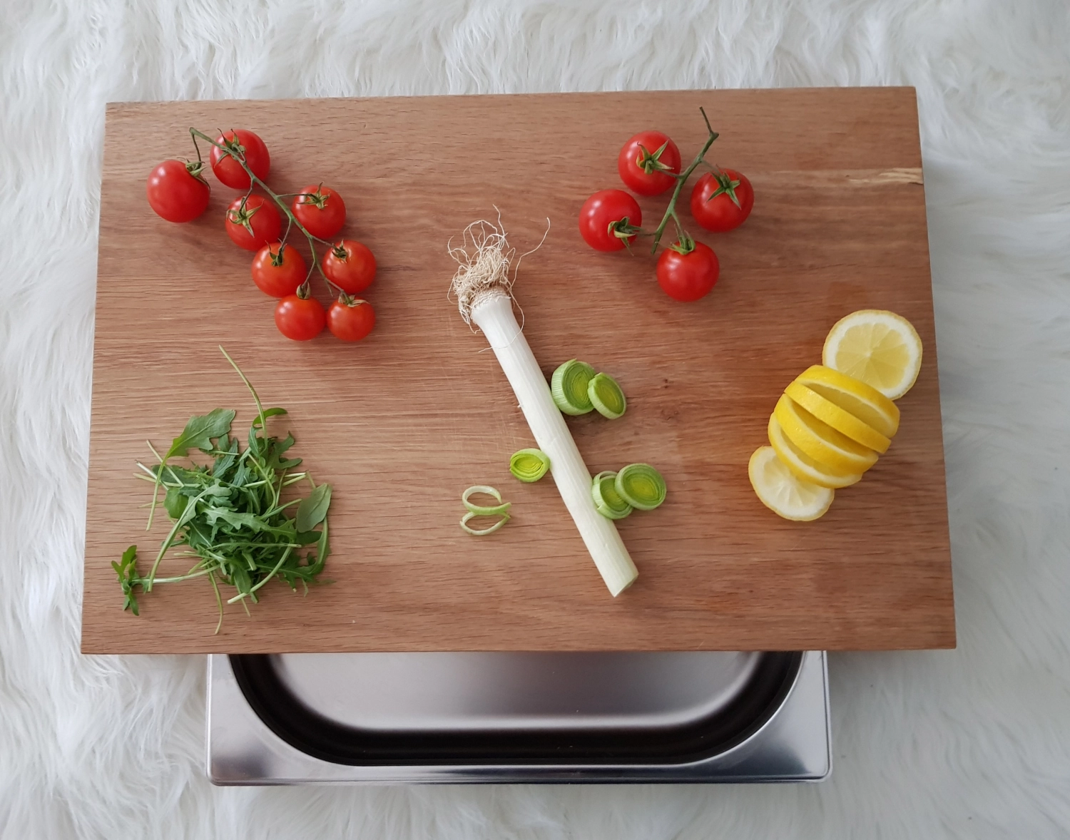 Planche à découper en chêne avec tiroir en inox