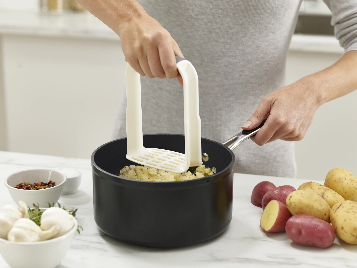 Easy-mash pilon à pommes de terre ergonomique - blanc