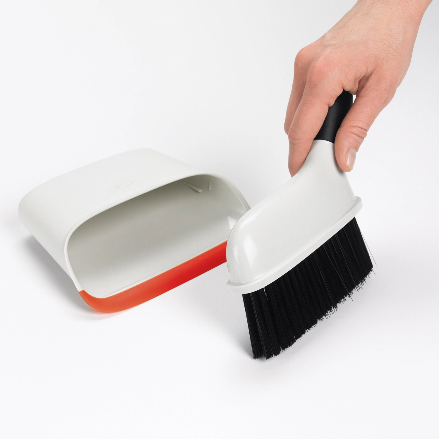 Pelle à poussière compacte set de brosses