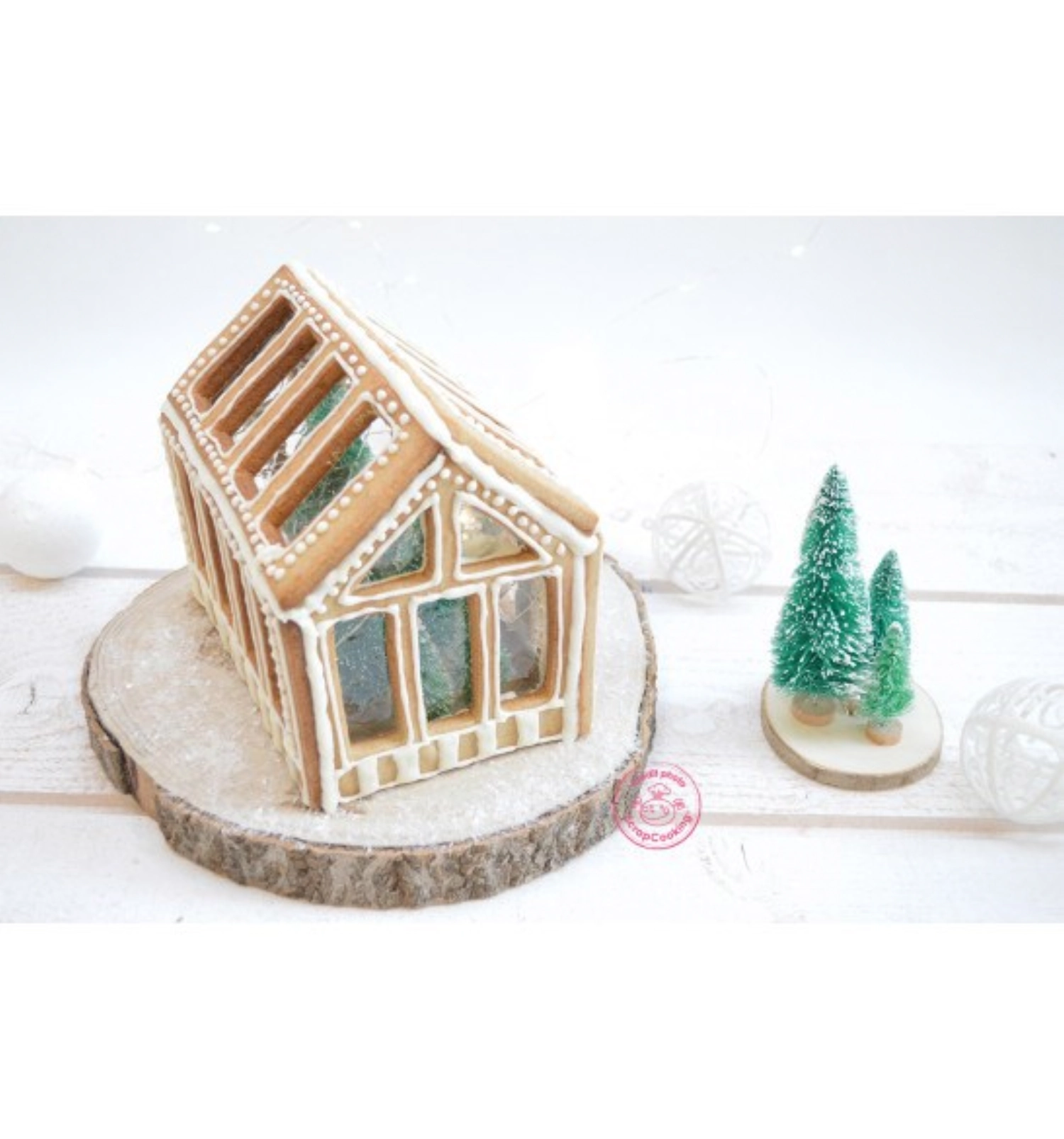 Gingerbread greenhouse (5 découpoirs + 3 sapins)