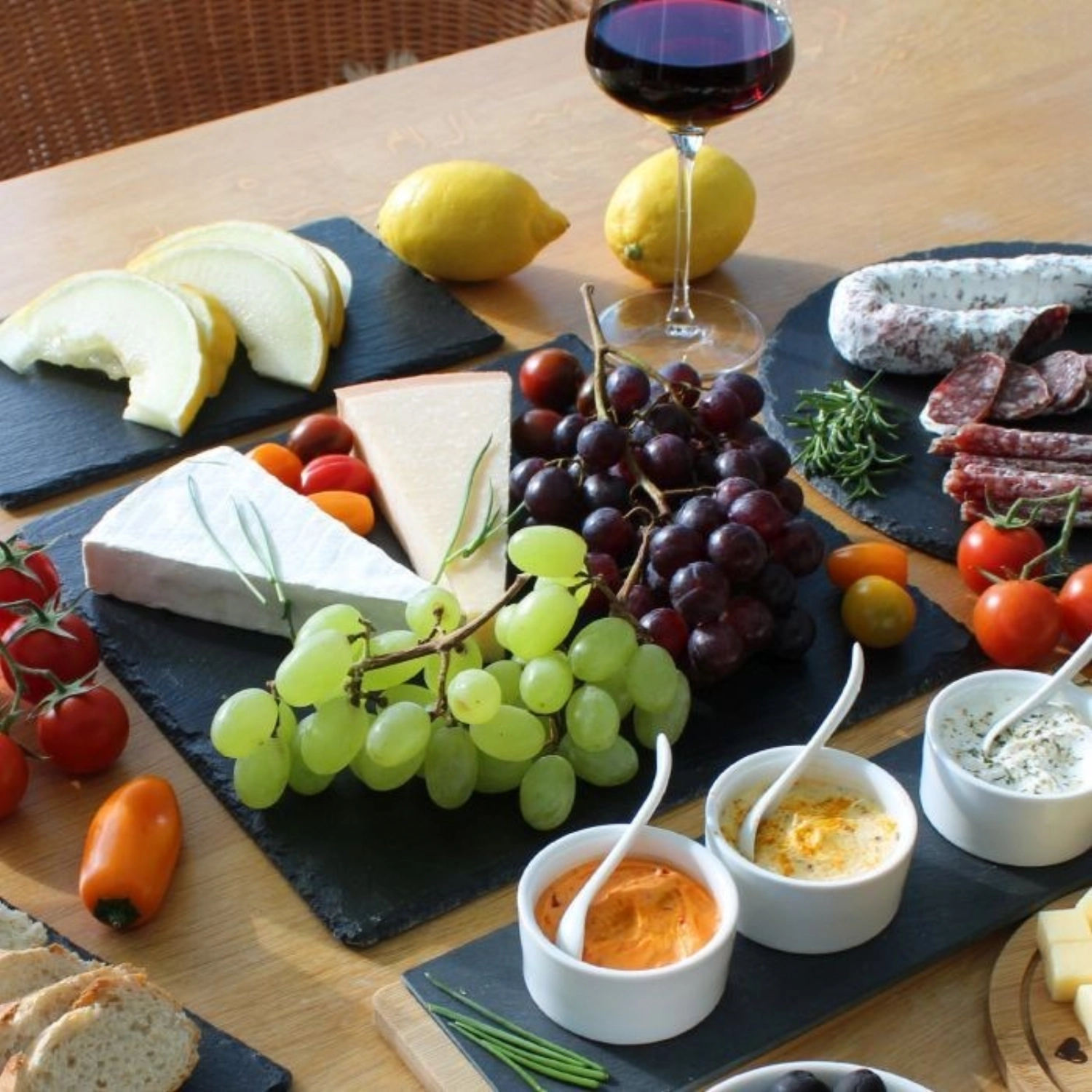 6 Stk. Display Tapas und Friends Naturschieferplatten